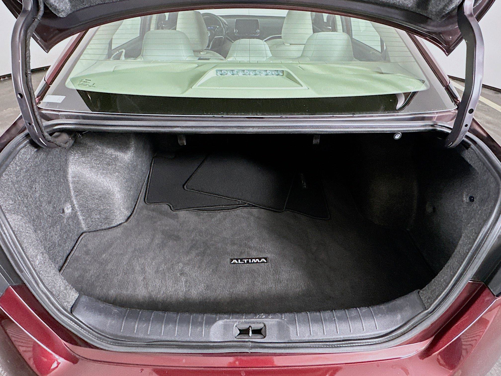 Used 2025 Nissan Altima 2.5 SV image 26