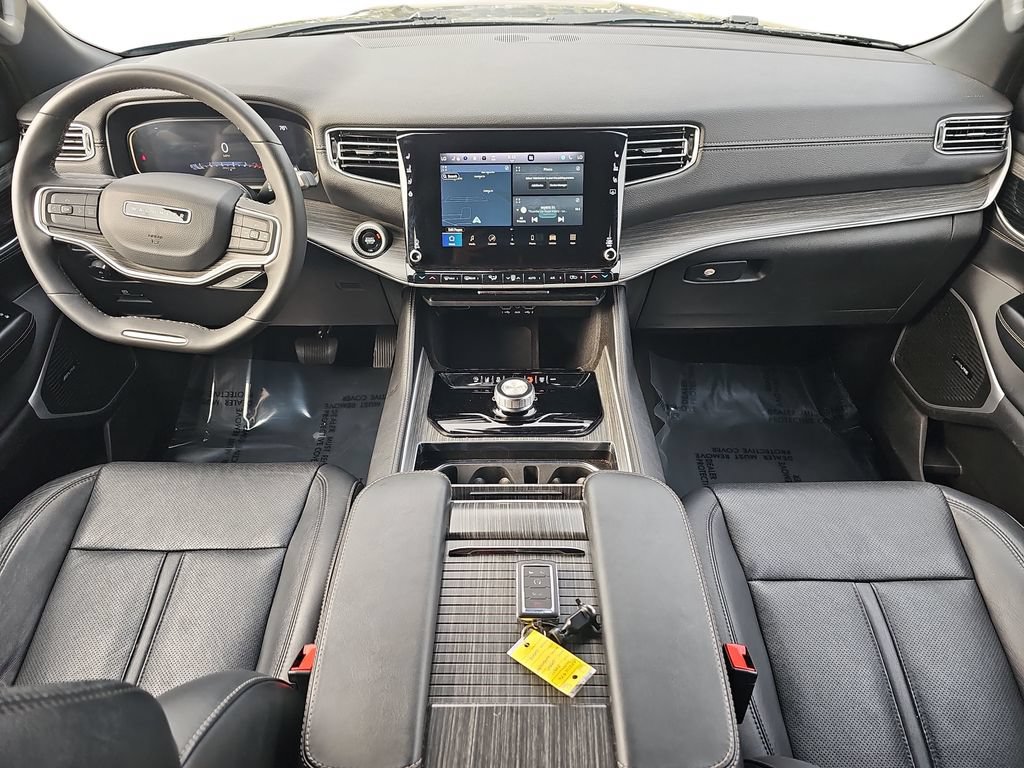 Used 2024 Jeep Wagoneer L Series II RWD image 13