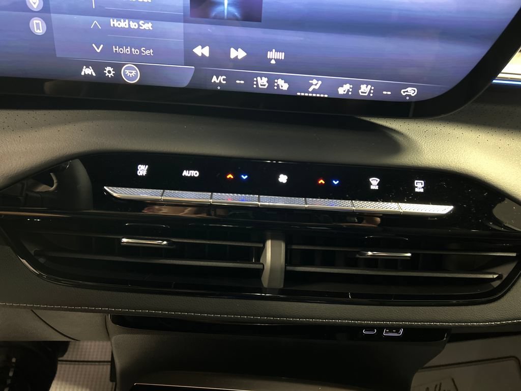 New 2026 Buick Enclave Avenir w/ Super Cruise Package AWD/4WD image 17