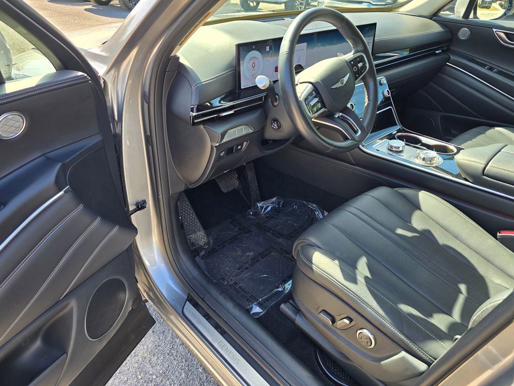 Used 2025 Genesis GV80 2.5T Standard image 15