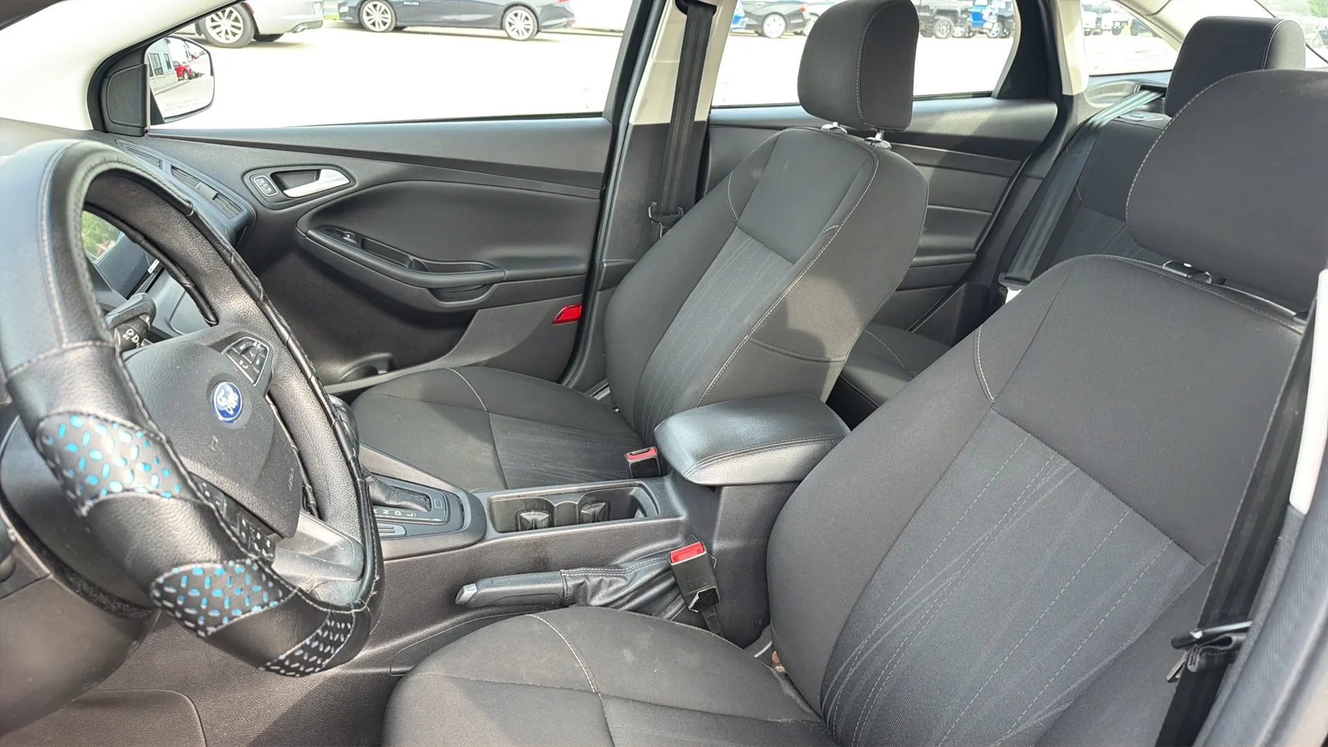 Used 2015 Ford Focus SE FWD image 49