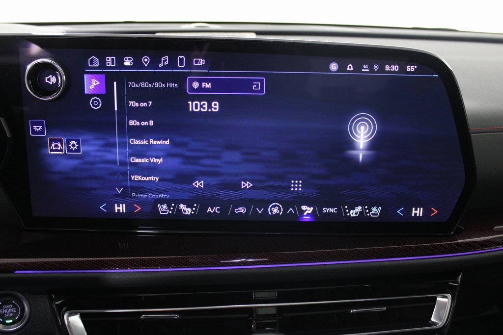 Used 2025 Chevrolet Traverse RS image 14