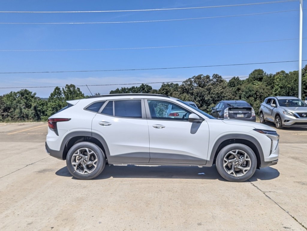 New 2025 Chevrolet Trax LT w/ LT Convenience Package image 6