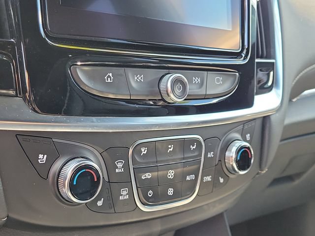 Used 2023 Chevrolet Traverse Premier FWD image 23