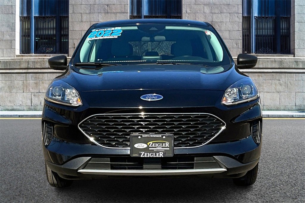 Certified 2022 Ford Escape SE w/ Cold Weather Package image 3