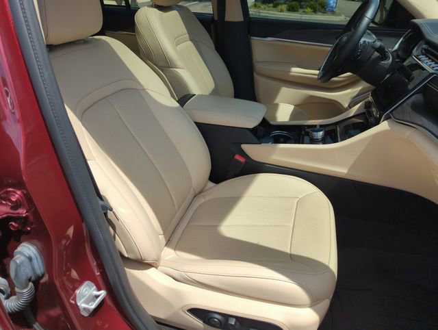 Used 2022 Jeep Grand Cherokee Limited w/ Luxury Tech Group II AWD/4WD image 38