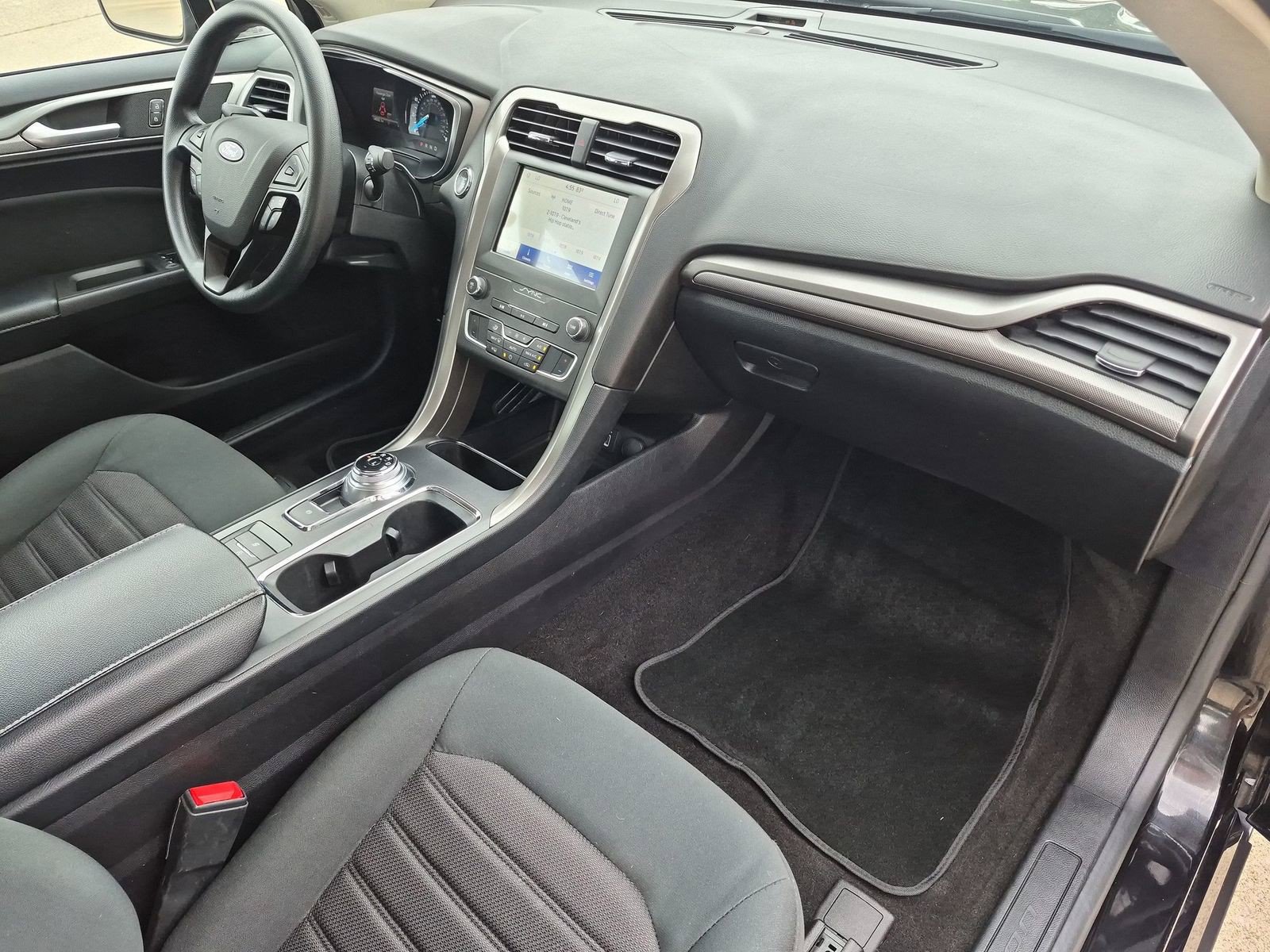 Used 2020 Ford Fusion SE FWD image 35