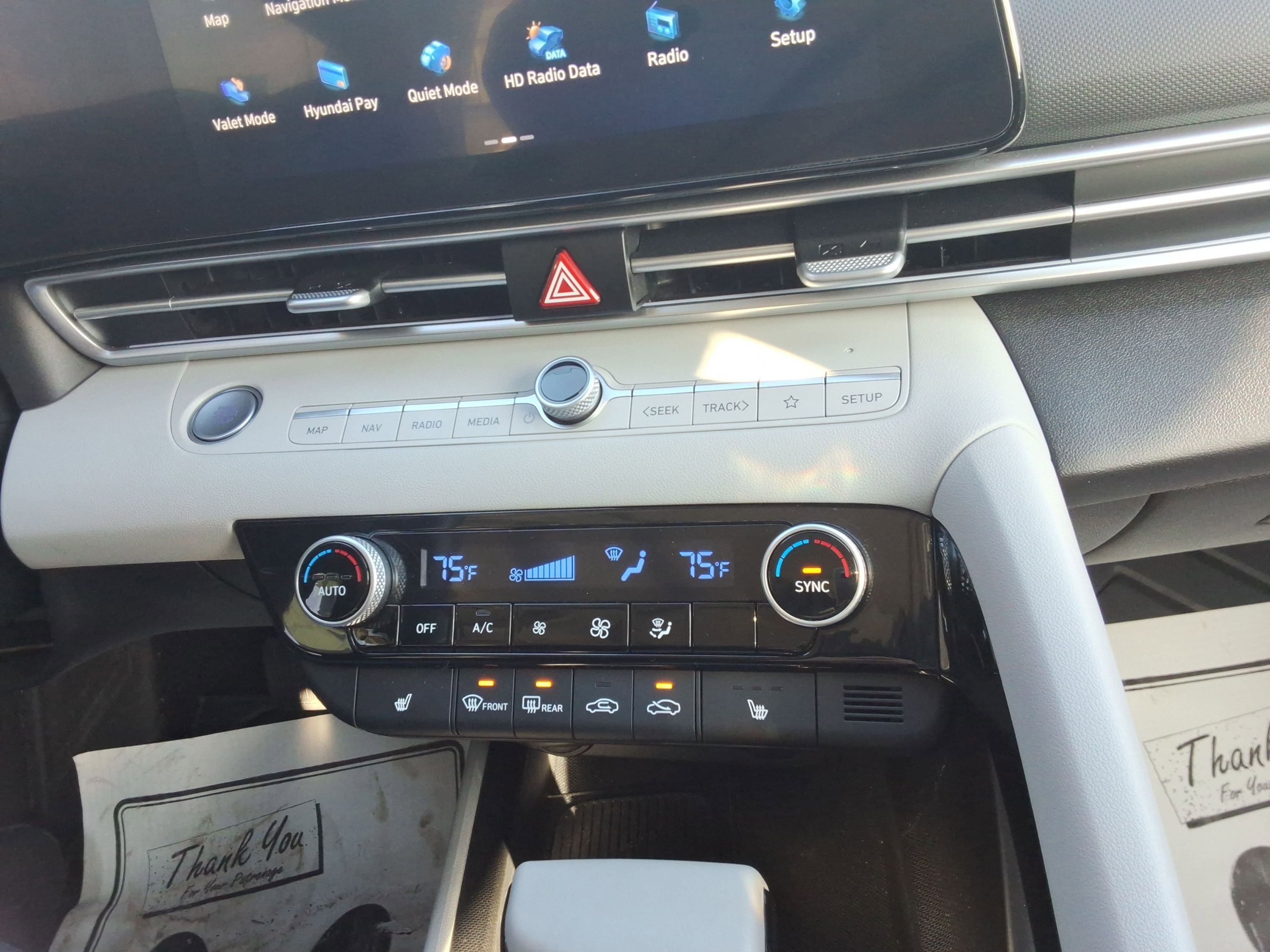 Used 2025 Hyundai Elantra Limited image 17