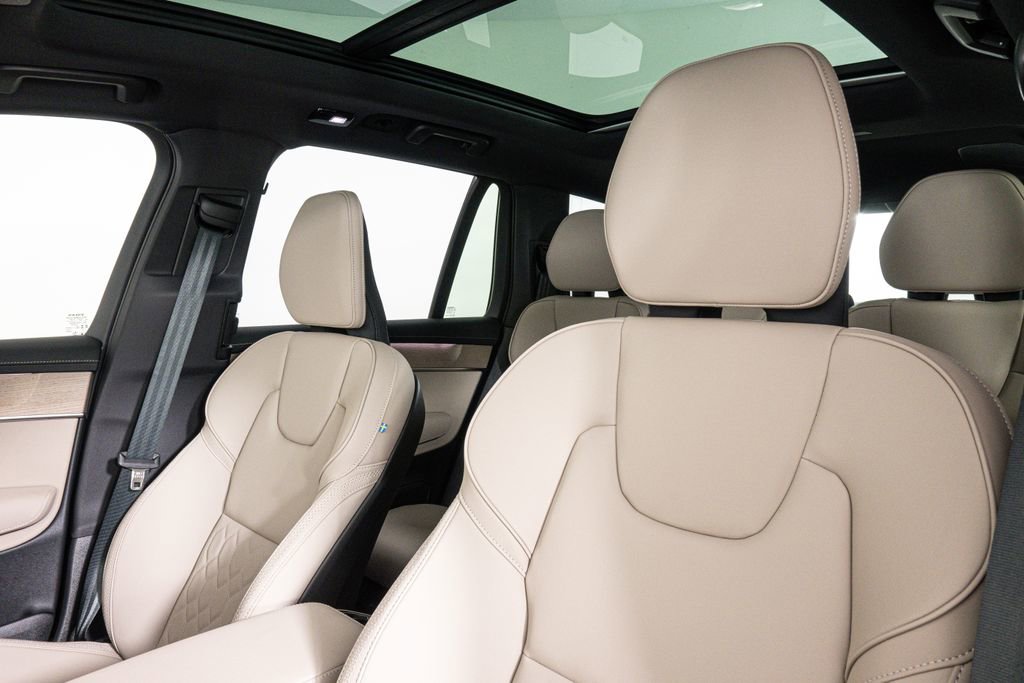 Certified 2026 Volvo XC90 B6 Plus w/ Protection Package Premier image 21