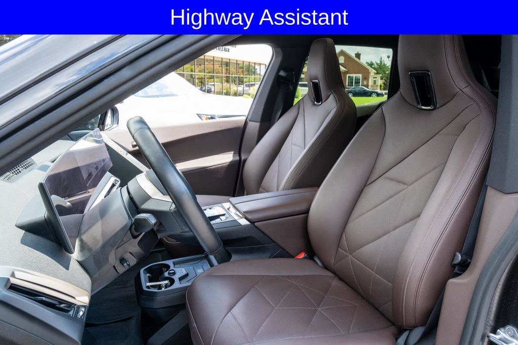 Used 2024 BMW iX xDrive50 w/ Sport Package AWD/4WD image 15
