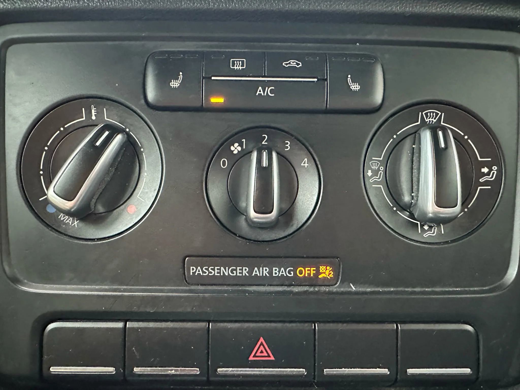 Used 2013 Volkswagen Beetle 2.0T image 16