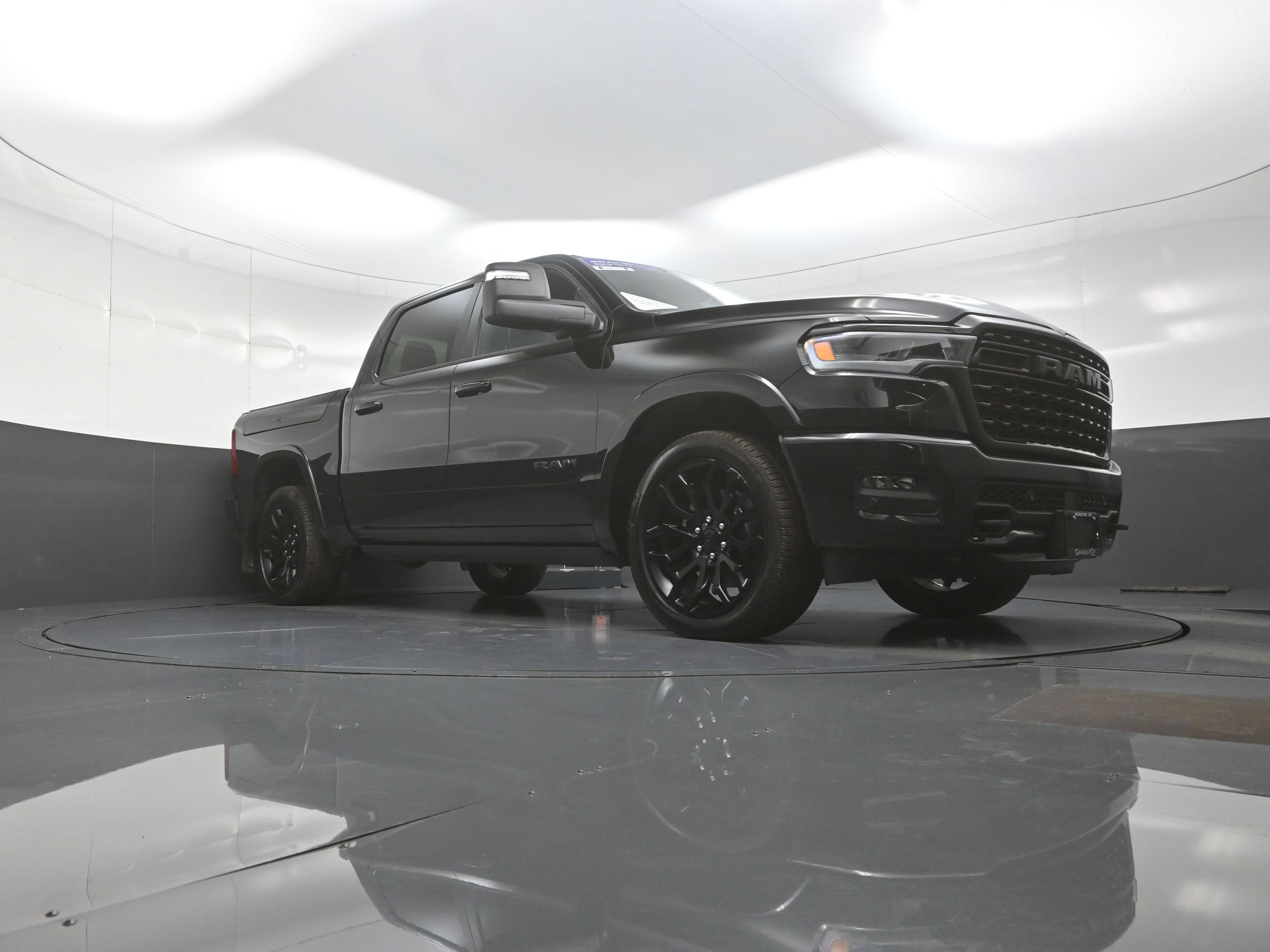 Used 2025 RAM 1500 Limited AWD/4WD image 9