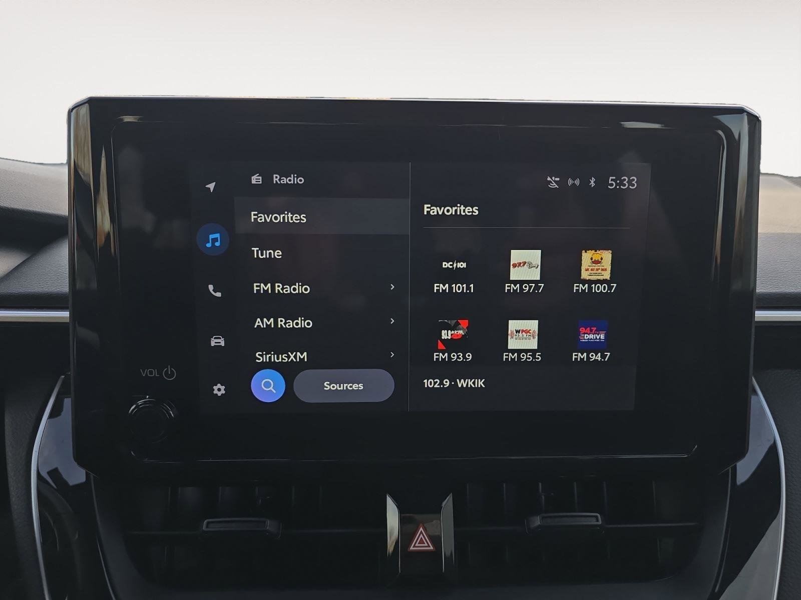 Used 2023 Toyota Corolla SE w/ Carpet Mat Package (TMS) image 16