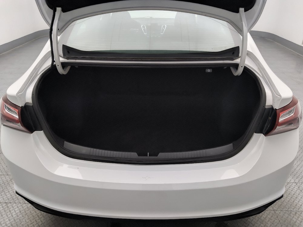 Used 2020 Chevrolet Malibu LT FWD image 29