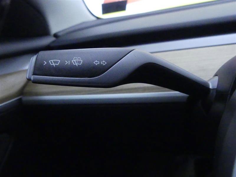 Used 2023 Tesla Model 3 Standard Range image 17