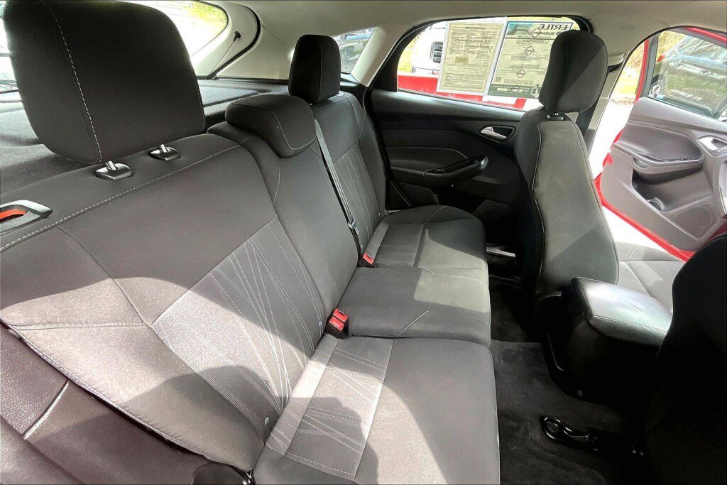 Used 2016 Ford Focus SE FWD image 16
