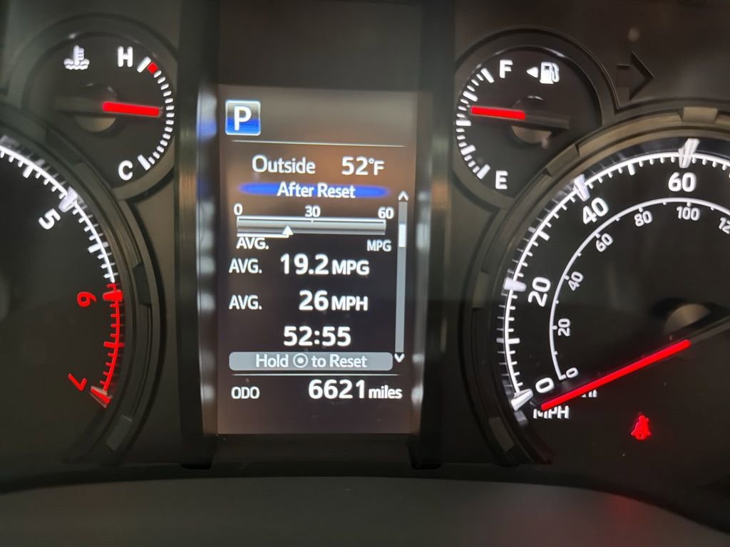 Used 2022 Toyota 4Runner SR5 AWD/4WD image 8