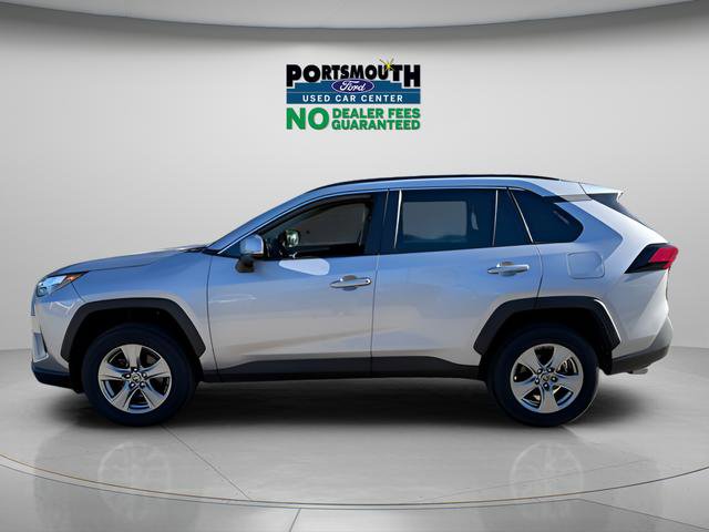 Used 2024 Toyota RAV4 XLE AWD/4WD image 2