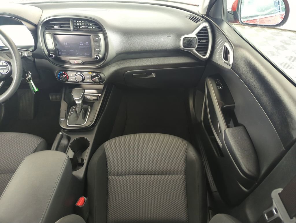 Used 2025 Kia Soul LX w/ LX Technology Package image 16