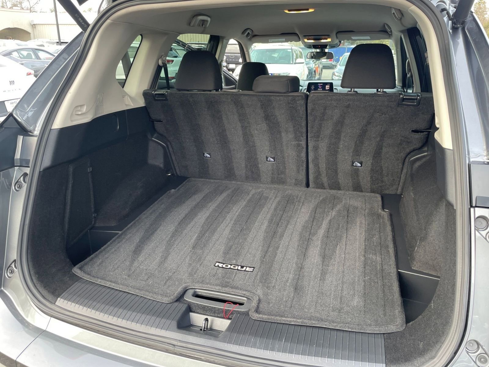 Used 2025 Nissan Rogue SV image 33