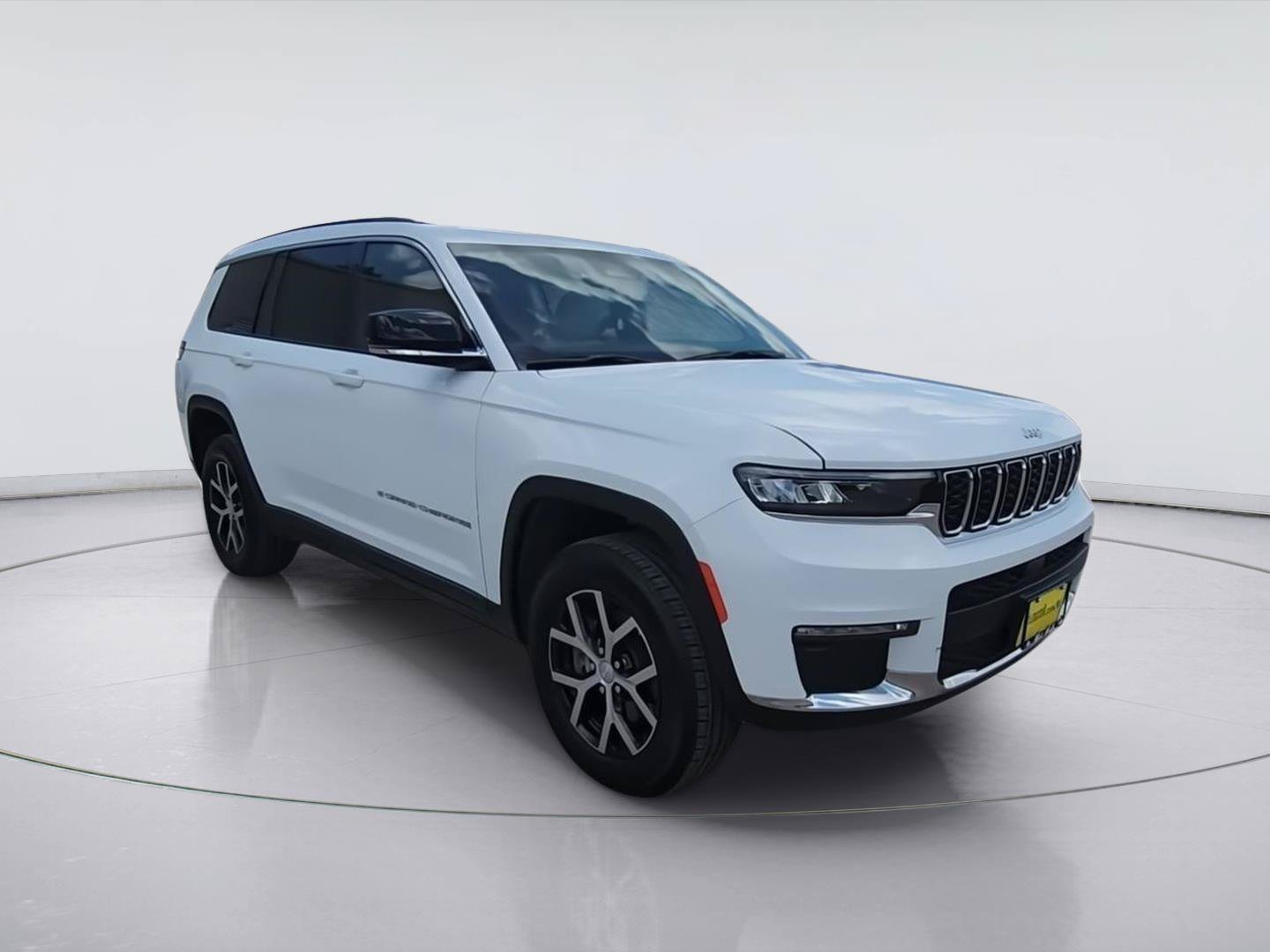 Used 2025 Jeep Grand Cherokee L Limited AWD/4WD image 2