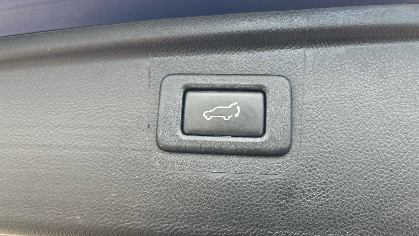 Used 2017 Subaru Outback 2.5i Touring w/ Popular Package #5A image 26