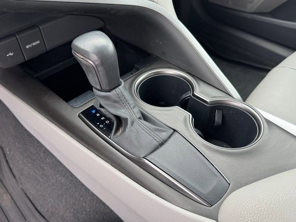 Used 2021 Toyota Camry SE FWD image 19