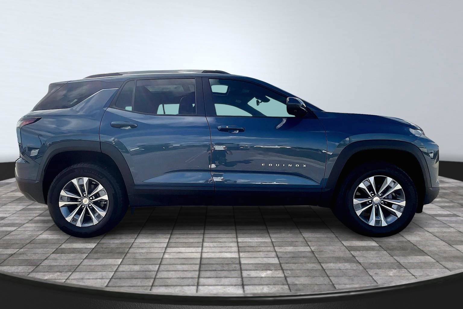 New 2026 Chevrolet Equinox LT w/ Convenience Package II image 19