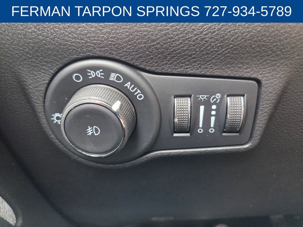 Used 2022 Jeep Compass Latitude w/ Sun and Sound Group AWD/4WD image 26