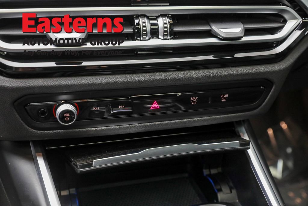 Used 2023 BMW 330i Sedan w/ M Sport Package image 19