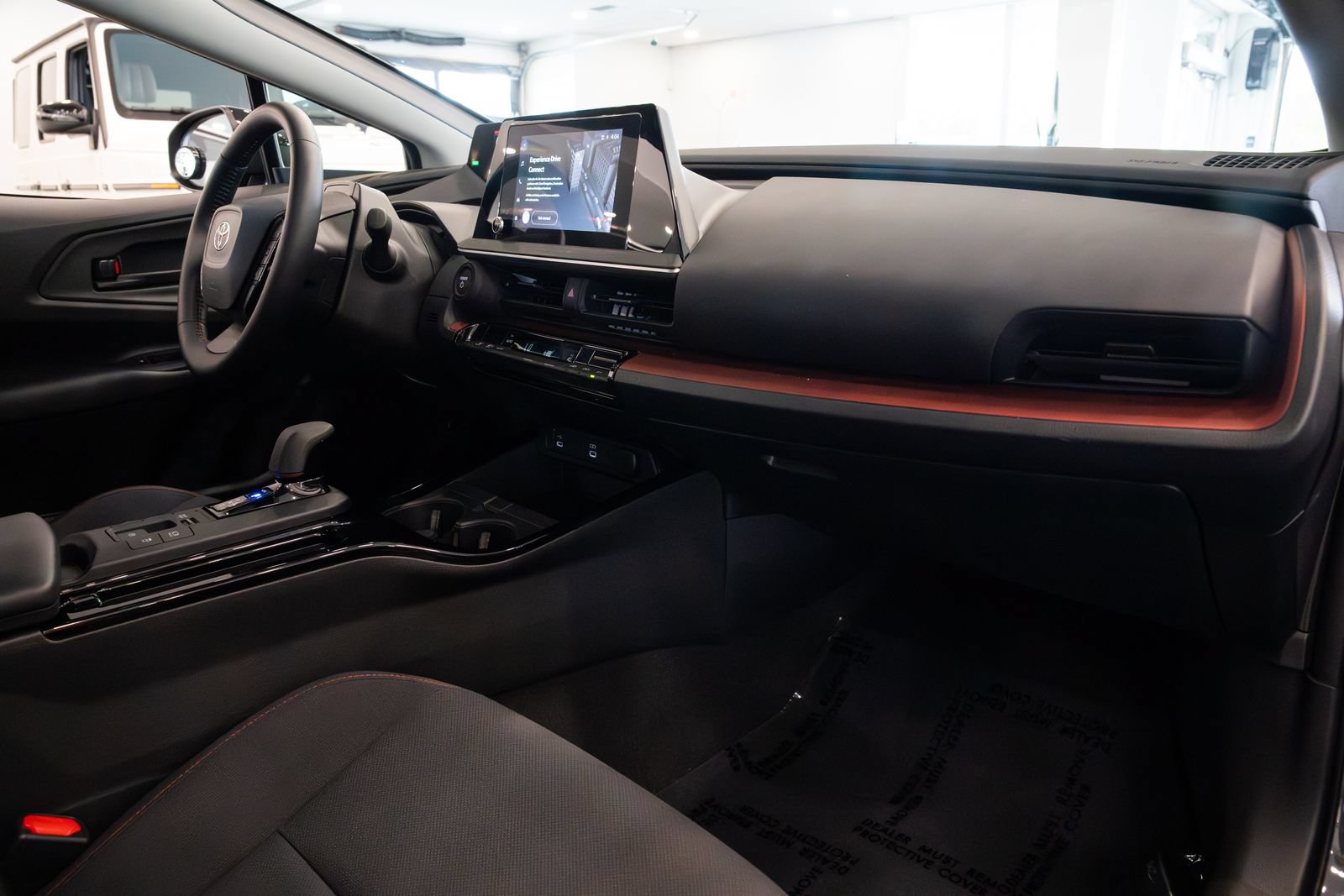 Used 2024 Toyota Prius Prime FWD image 25