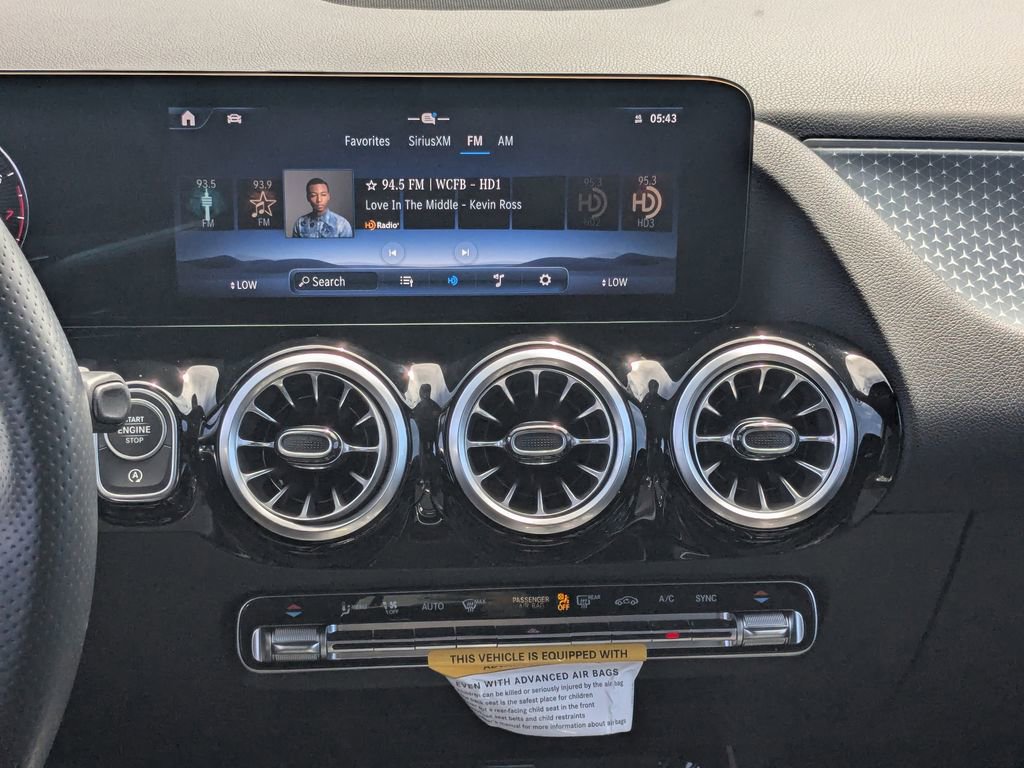 Certified 2025 Mercedes-Benz GLA 250 image 5