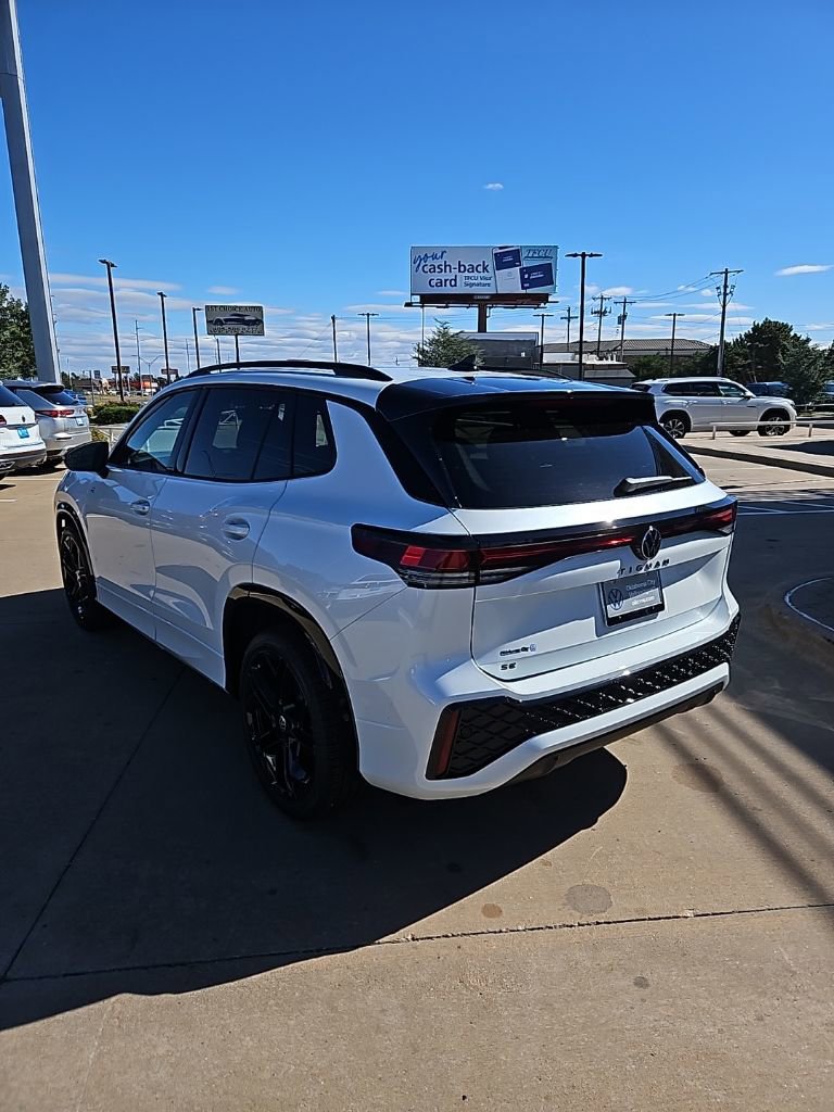 New 2026 Volkswagen Tiguan SE R-Line FWD image 7