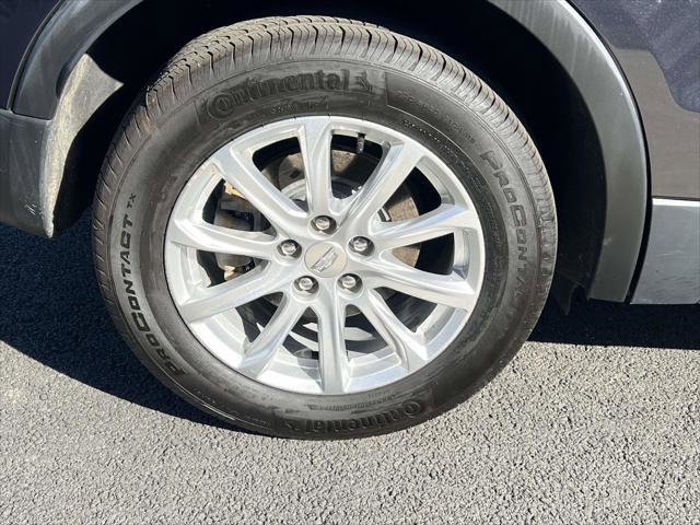 Certified 2023 Cadillac XT4 Luxury w/ Cold Weather Package AWD/4WD image 7