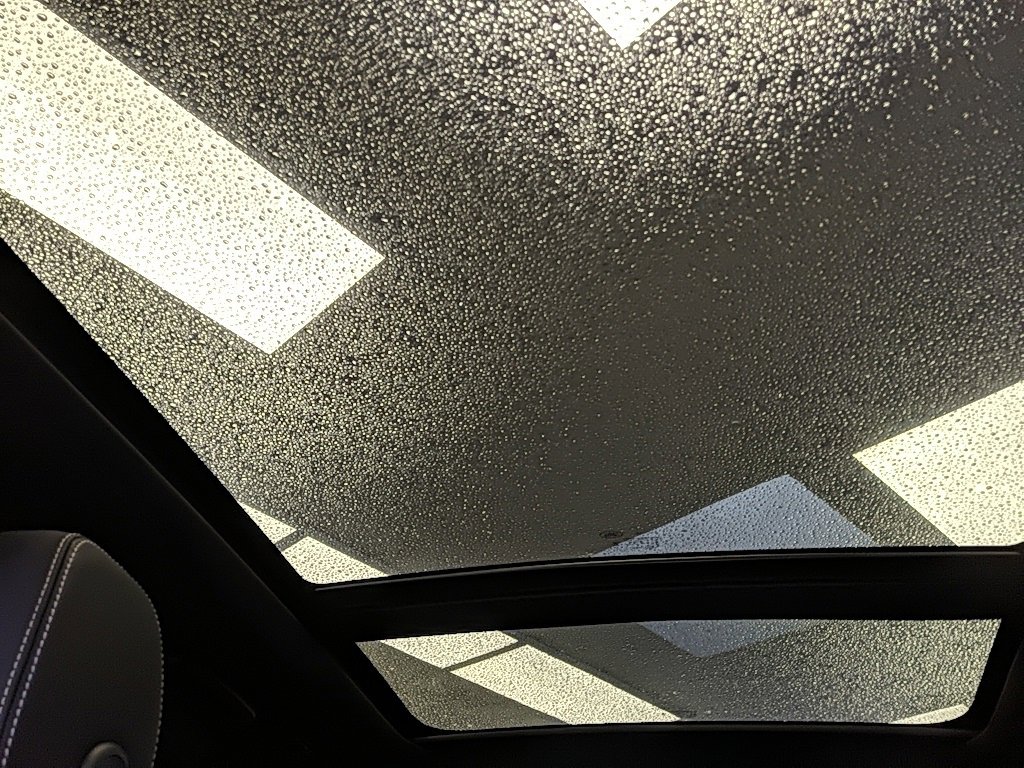 Used 2023 Land Rover Range Rover Velar R-Dynamic S image 29