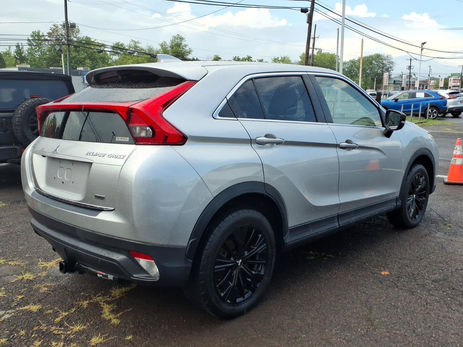 Used 2018 Mitsubishi Eclipse Cross LE AWD/4WD image 3