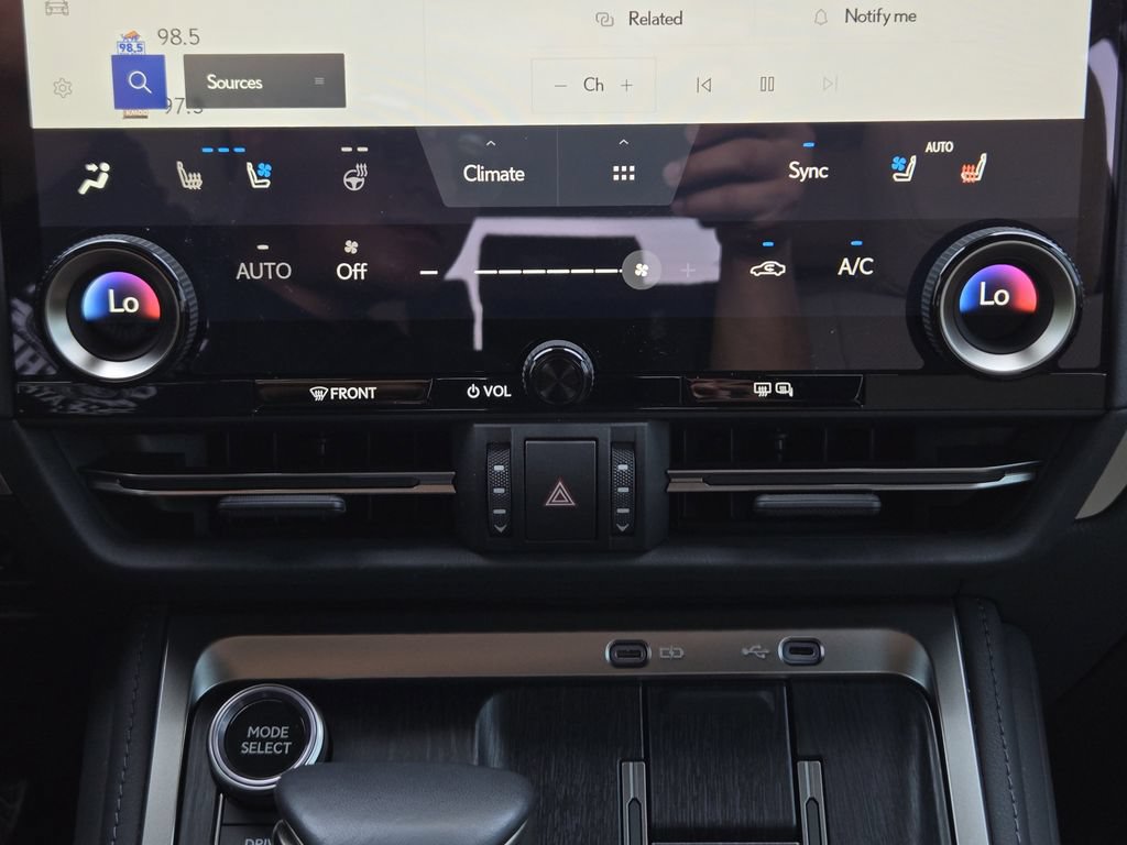 Used 2024 Lexus GX 550 AWD/4WD image 19
