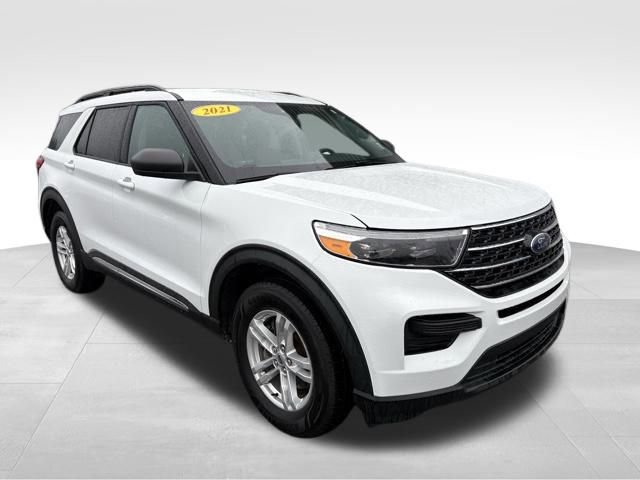 Used 2021 Ford Explorer XLT image 3