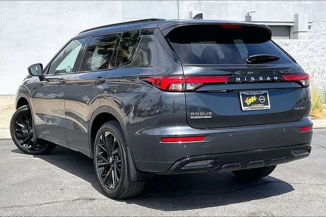 New 2026 Nissan Rogue Platinum image 2