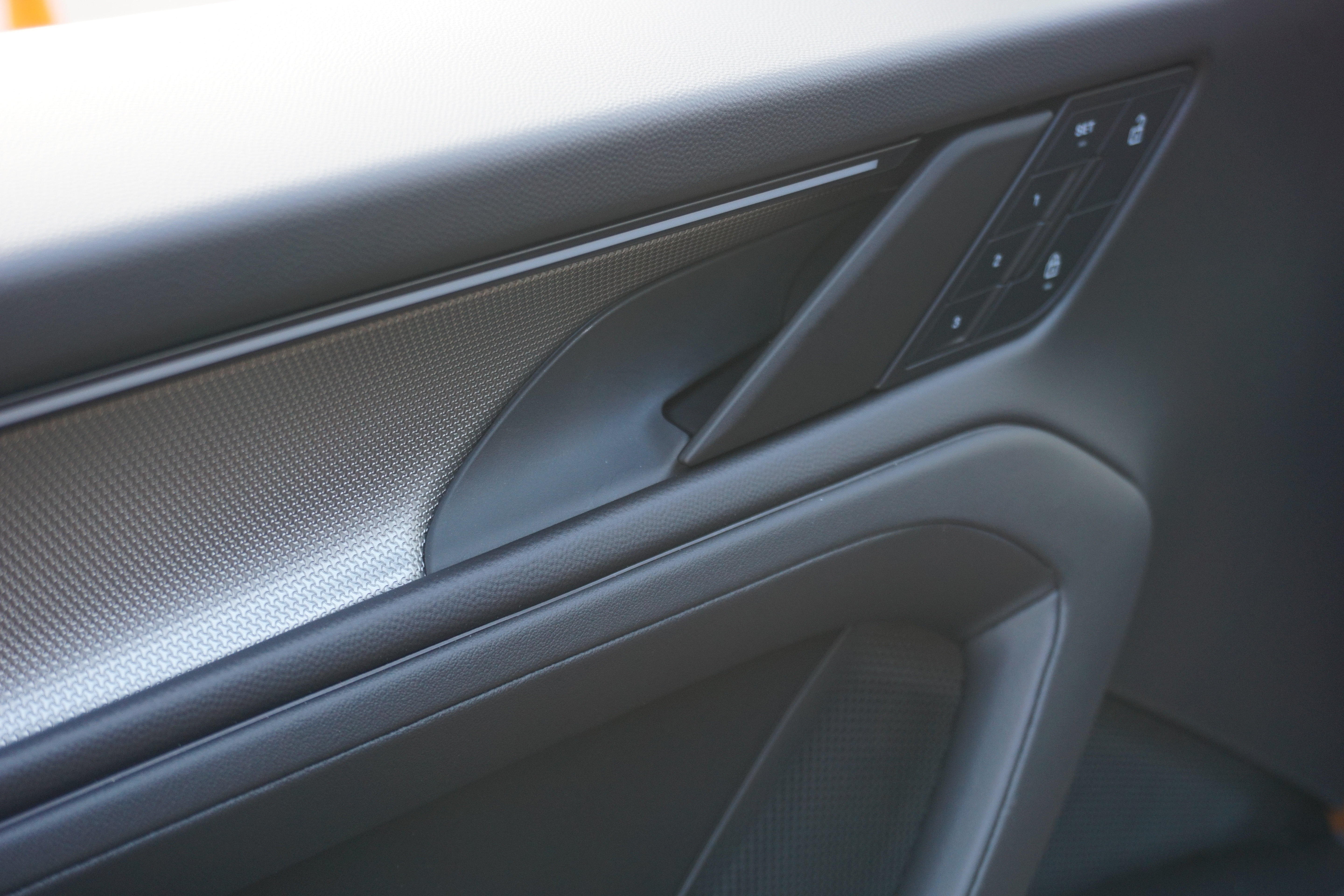New 2026 Porsche Cayenne Electric Coupe AWD/4WD image 14