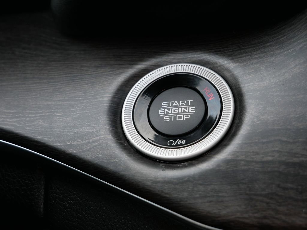 Used 2023 Jeep Grand Cherokee Overland image 26