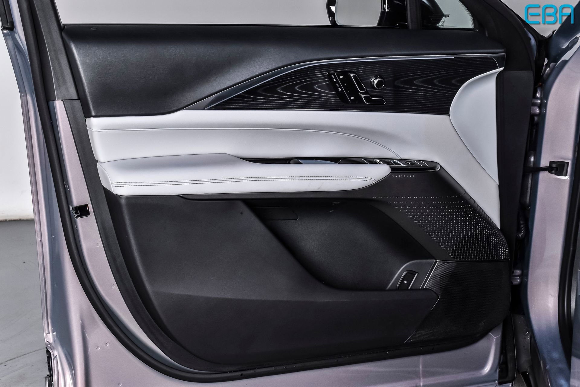 Used 2024 Cadillac Lyriq Luxury image 12