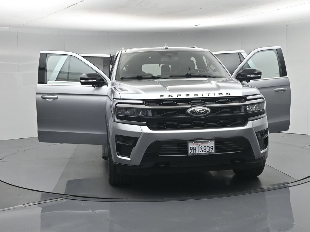Used 2023 Ford Expedition Limited AWD/4WD image 36