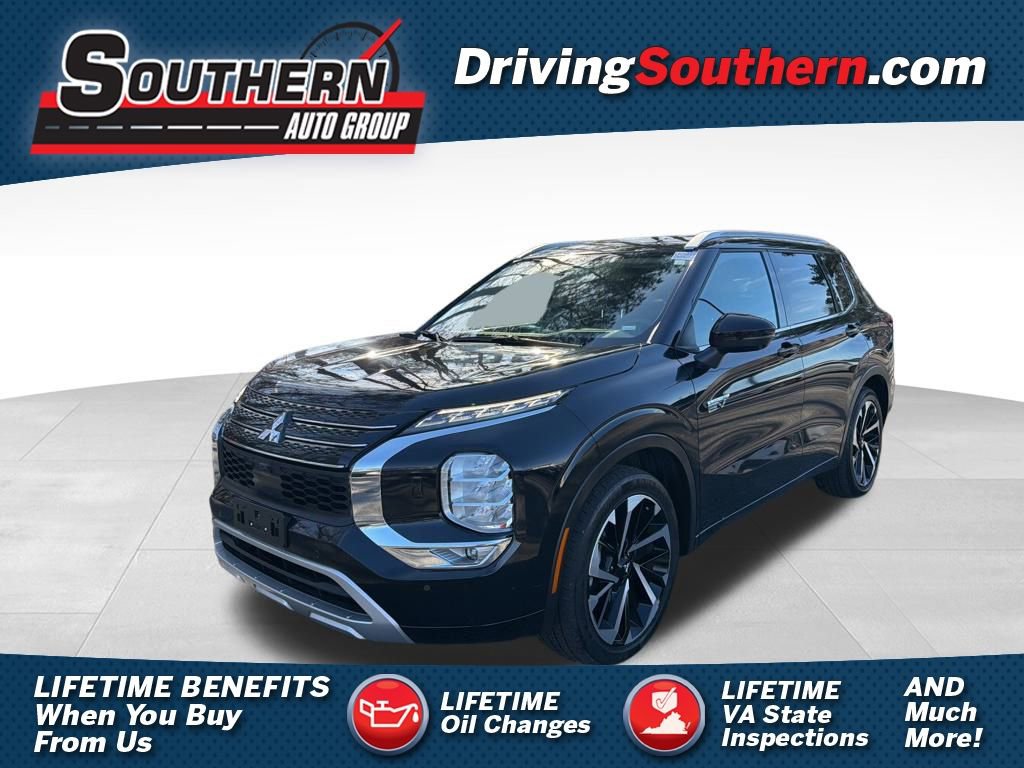 Used 2024 Mitsubishi Outlander 4WD Plug-In Hybrid image 1