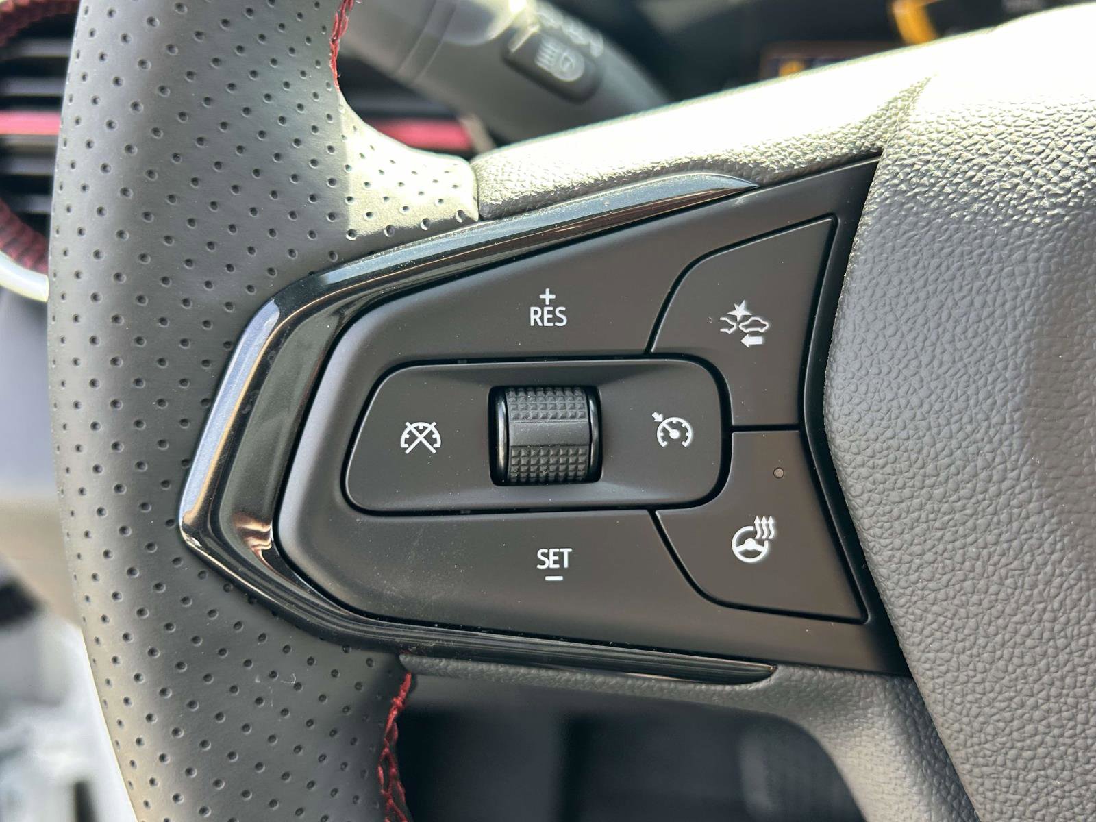New 2026 Chevrolet Trax RS w/ Driver Confidence Package image 21
