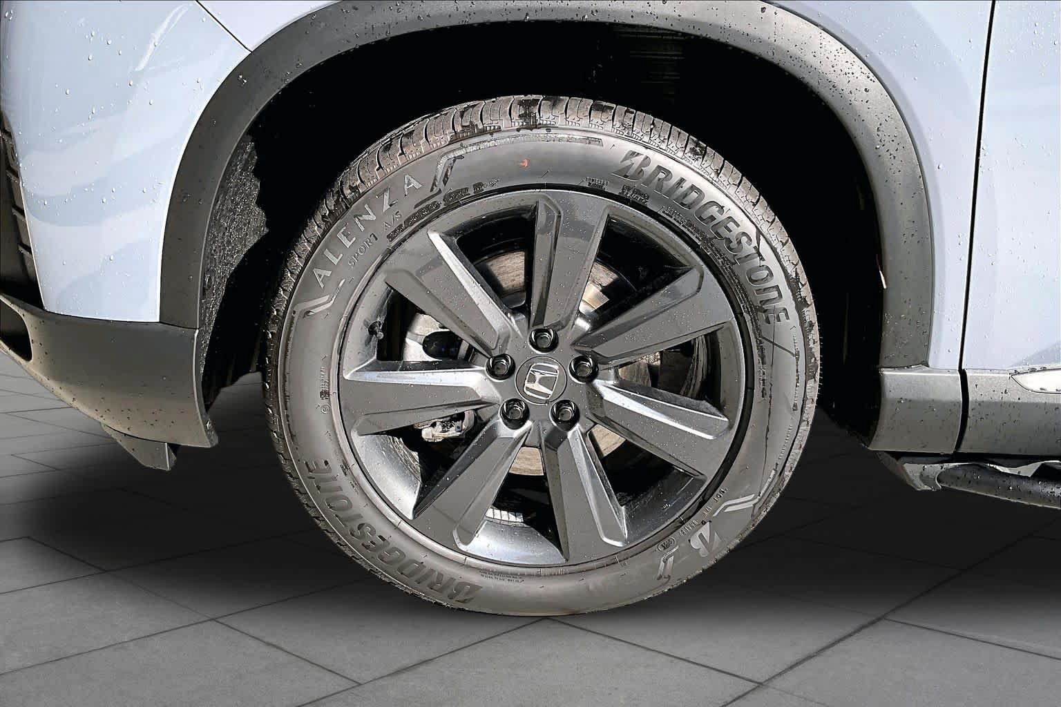 New 2026 Honda Pilot Sport image 9