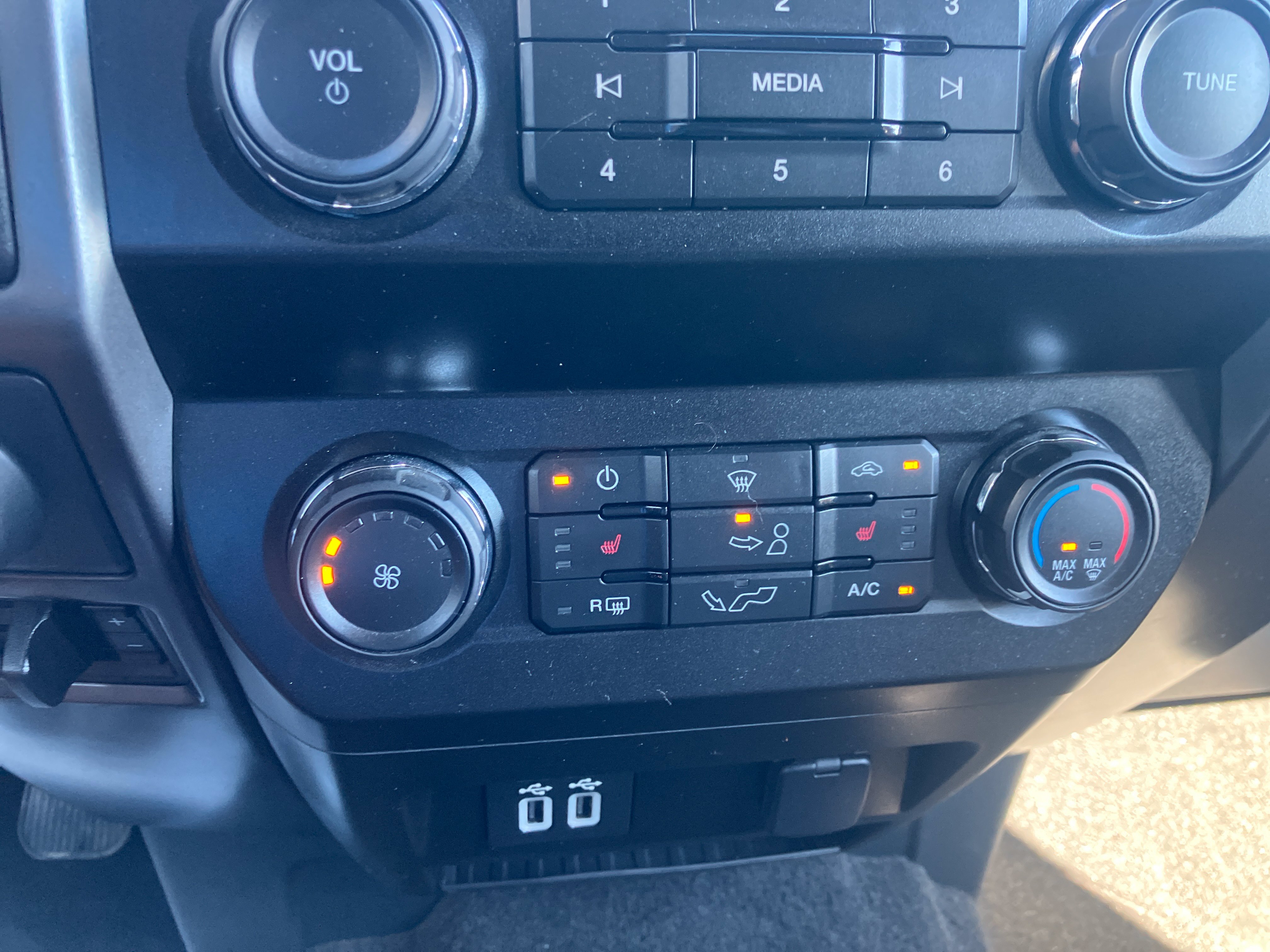 Used 2020 Ford F150 XLT w/ Equipment Group 302A Luxury AWD/4WD image 26