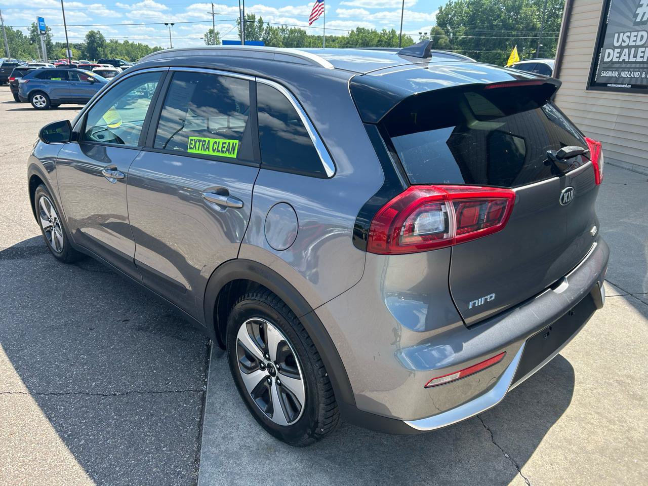 Used 2017 Kia Niro LX FWD image 7