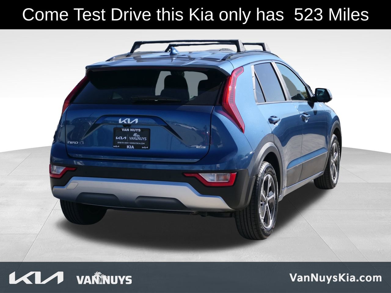 Used 2025 Kia Niro EX image 3