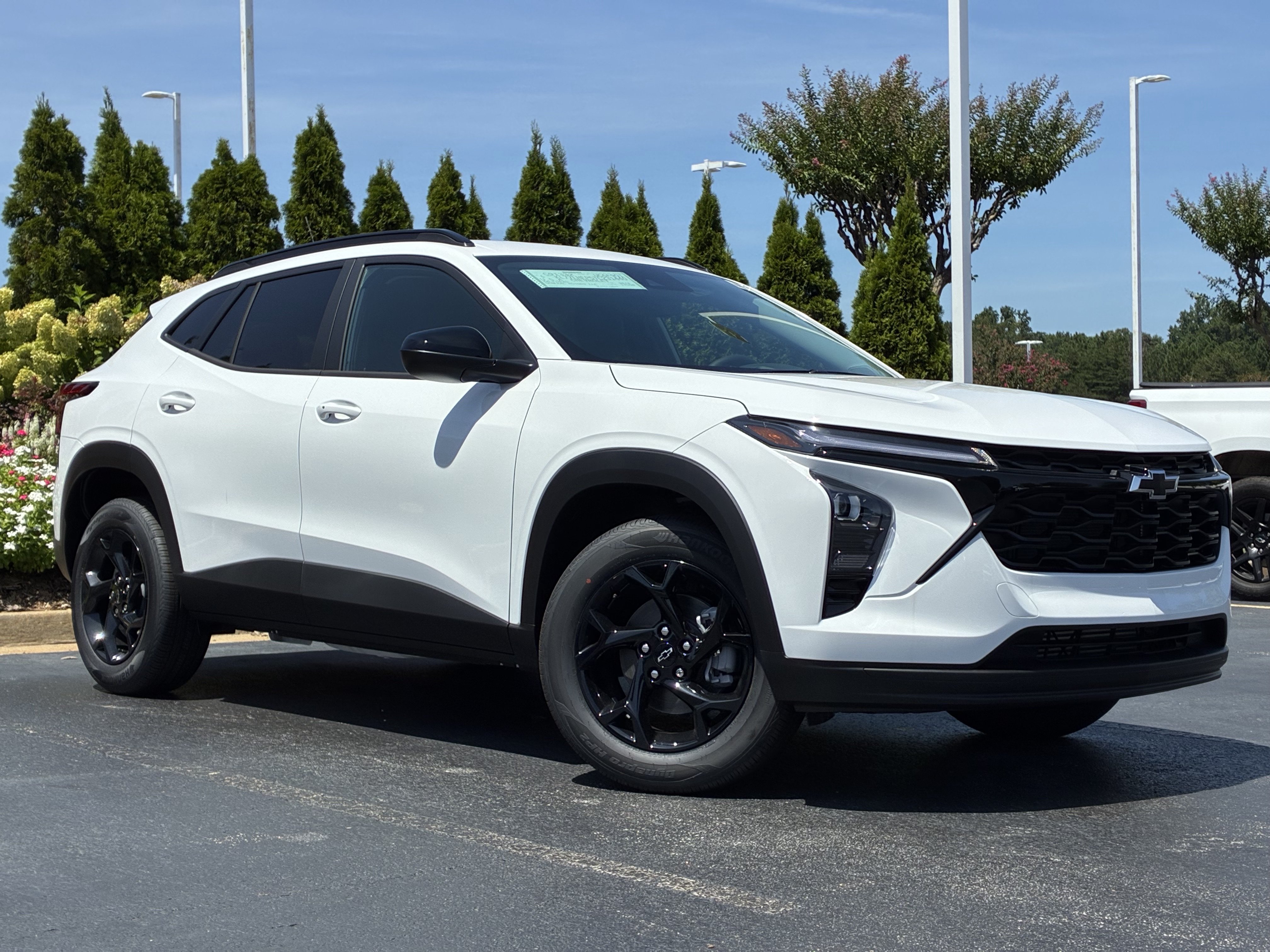 New 2026 Chevrolet Trax LT w/ Driver Confidence Package FWD image 2
